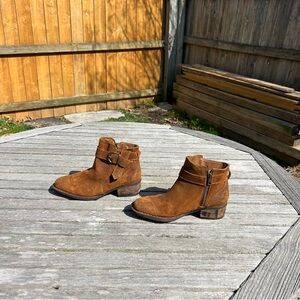 Born Børn Morocco Bootie, Leather Suede, Brown Zip Boot, Size‎ 7